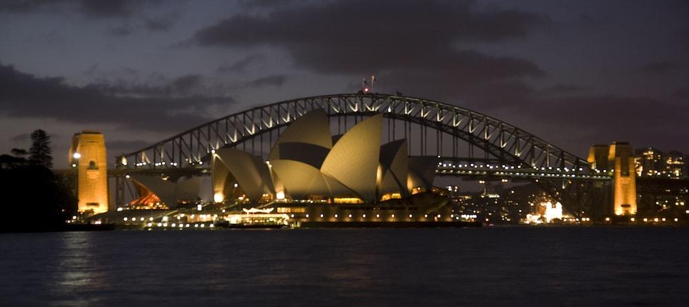 Hotel Diplomat Sydney Exterior photo